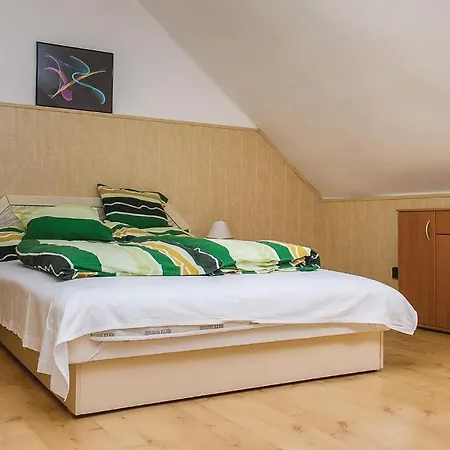 Holiday home Beautiful In W/ Outdoor Swimming Pool And 4 Bedrooms *